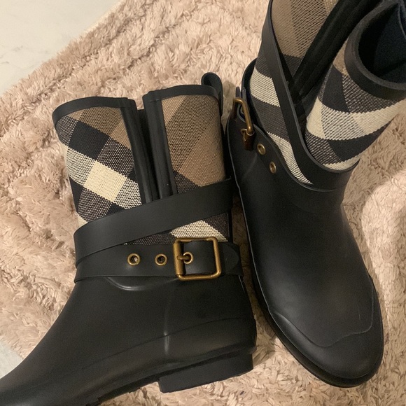 COPY - Burberry Rain Boots - Picture 2 of 7